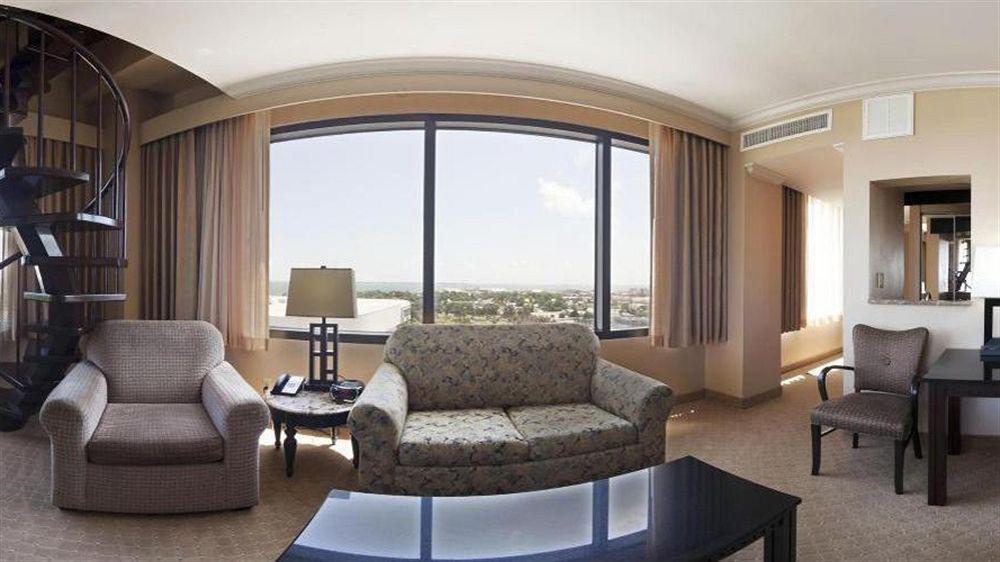 Crowne Plaza Pensacola Grand Hotel ภายนอก รูปภาพ
