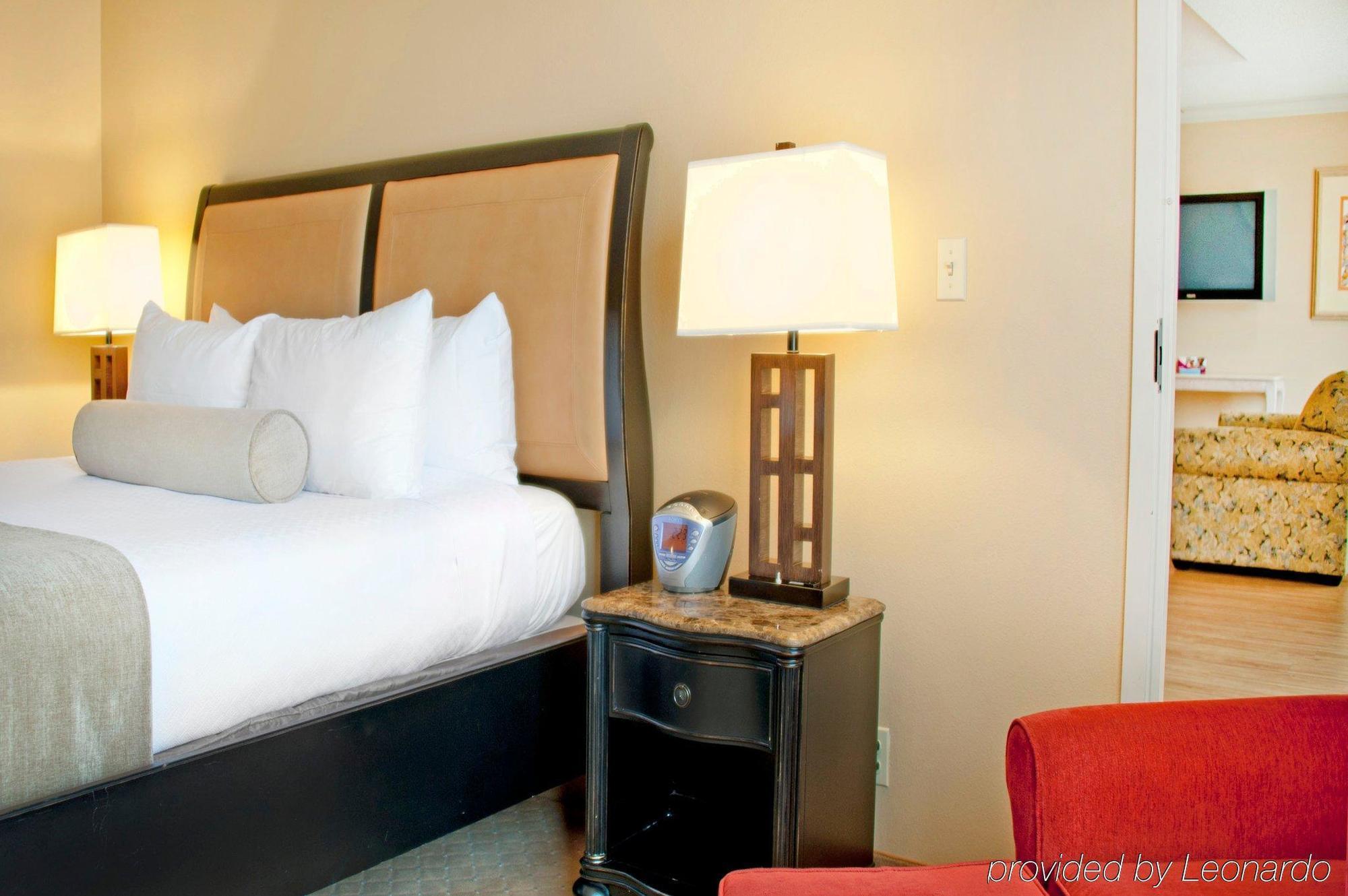 Crowne Plaza Pensacola Grand Hotel ภายนอก รูปภาพ