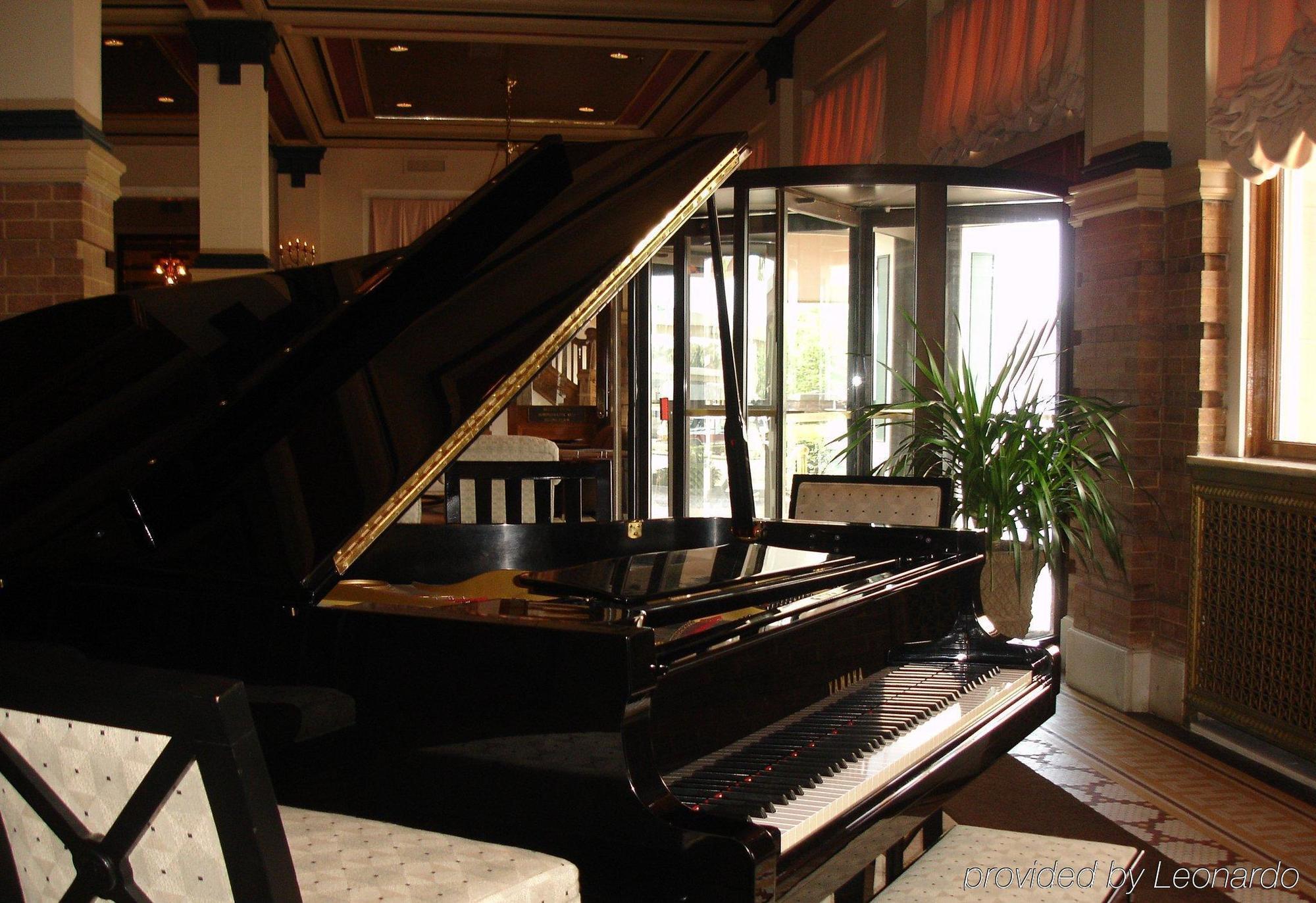 Crowne Plaza Pensacola Grand Hotel ภายนอก รูปภาพ