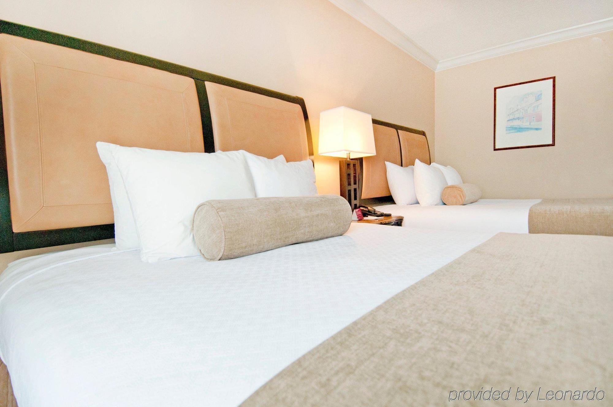 Crowne Plaza Pensacola Grand Hotel ภายนอก รูปภาพ