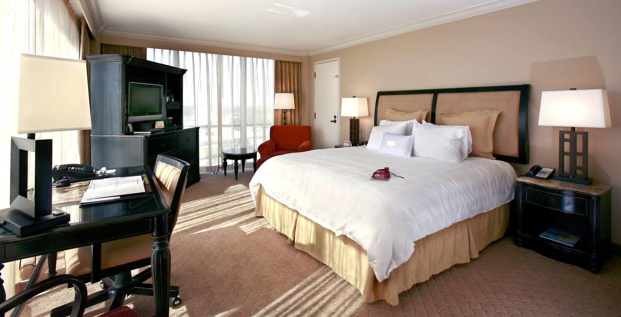 Crowne Plaza Pensacola Grand Hotel ภายนอก รูปภาพ